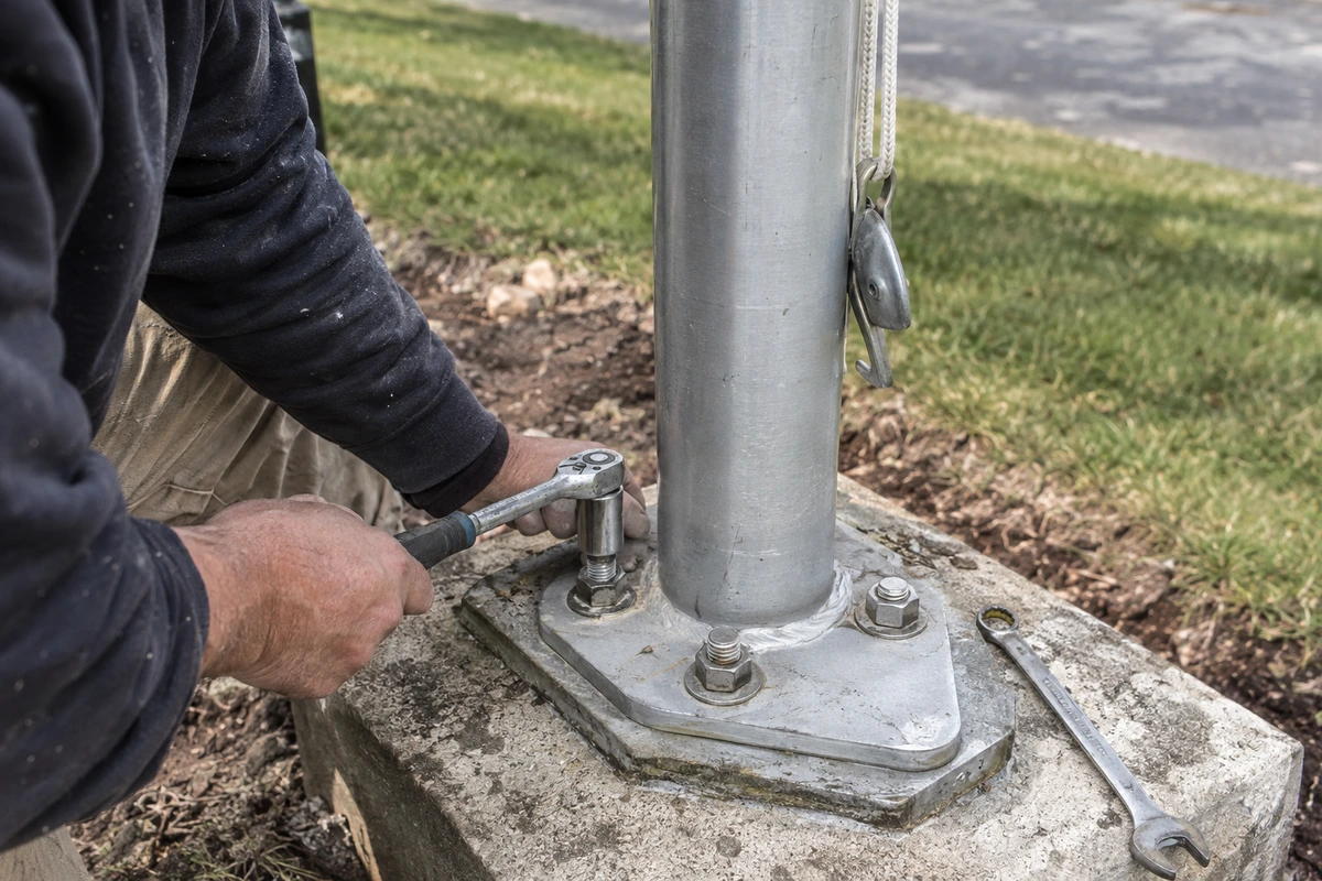 Flagpole installation and repair contractor